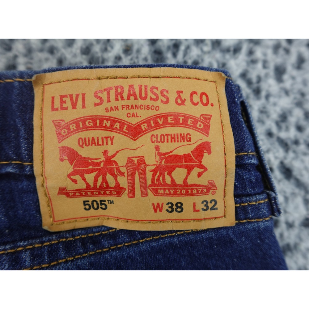 Levi's 505 Regular Fit Jeans Mens 38x32 Blue Good Medium Wash Straight Leg Denim - Picture 15 of 16